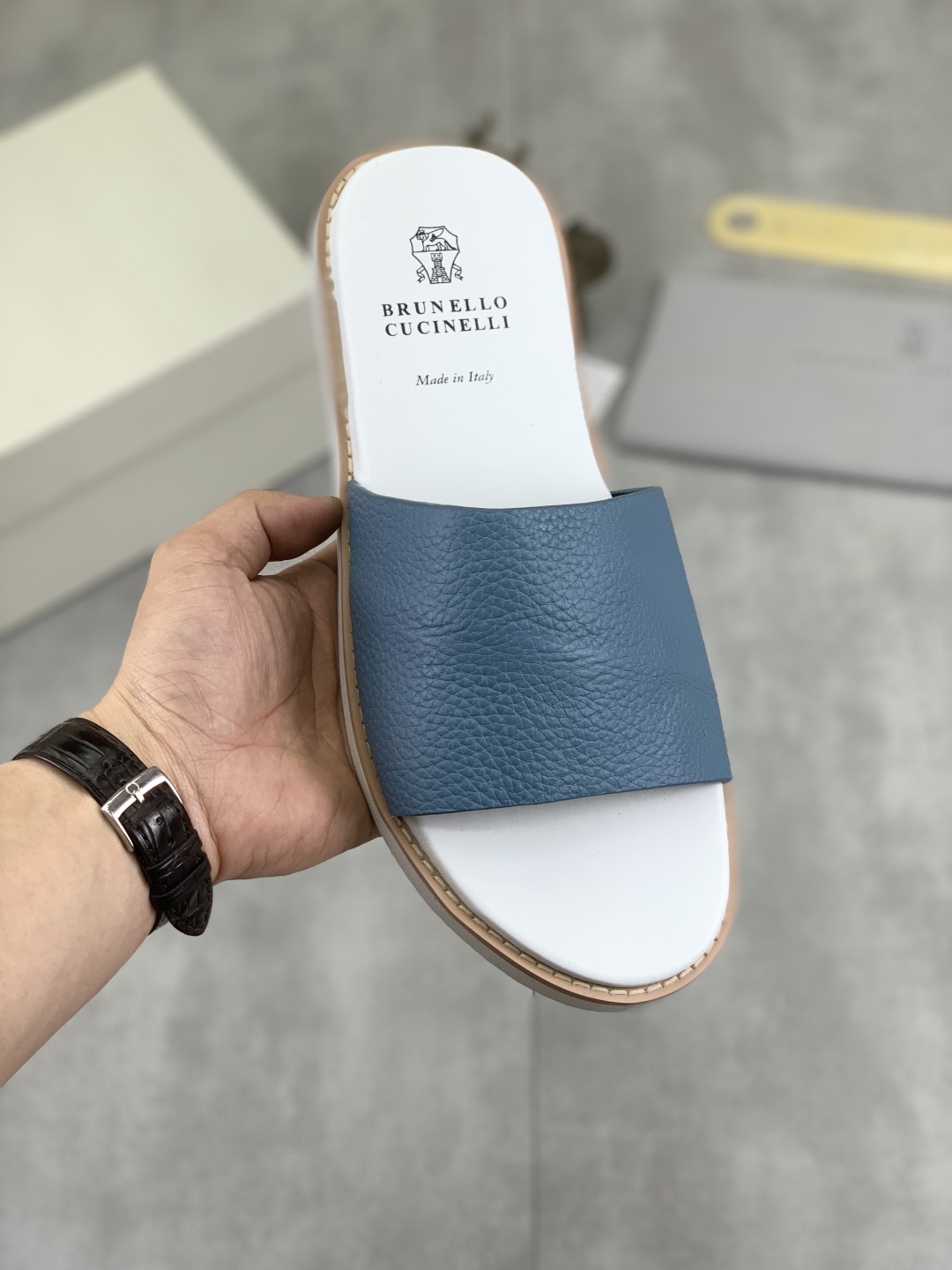 Precio de fábrica P130 Precio real Brunello Cucinelli BC New Suede Slippers, 25ss New Collection ¡Es