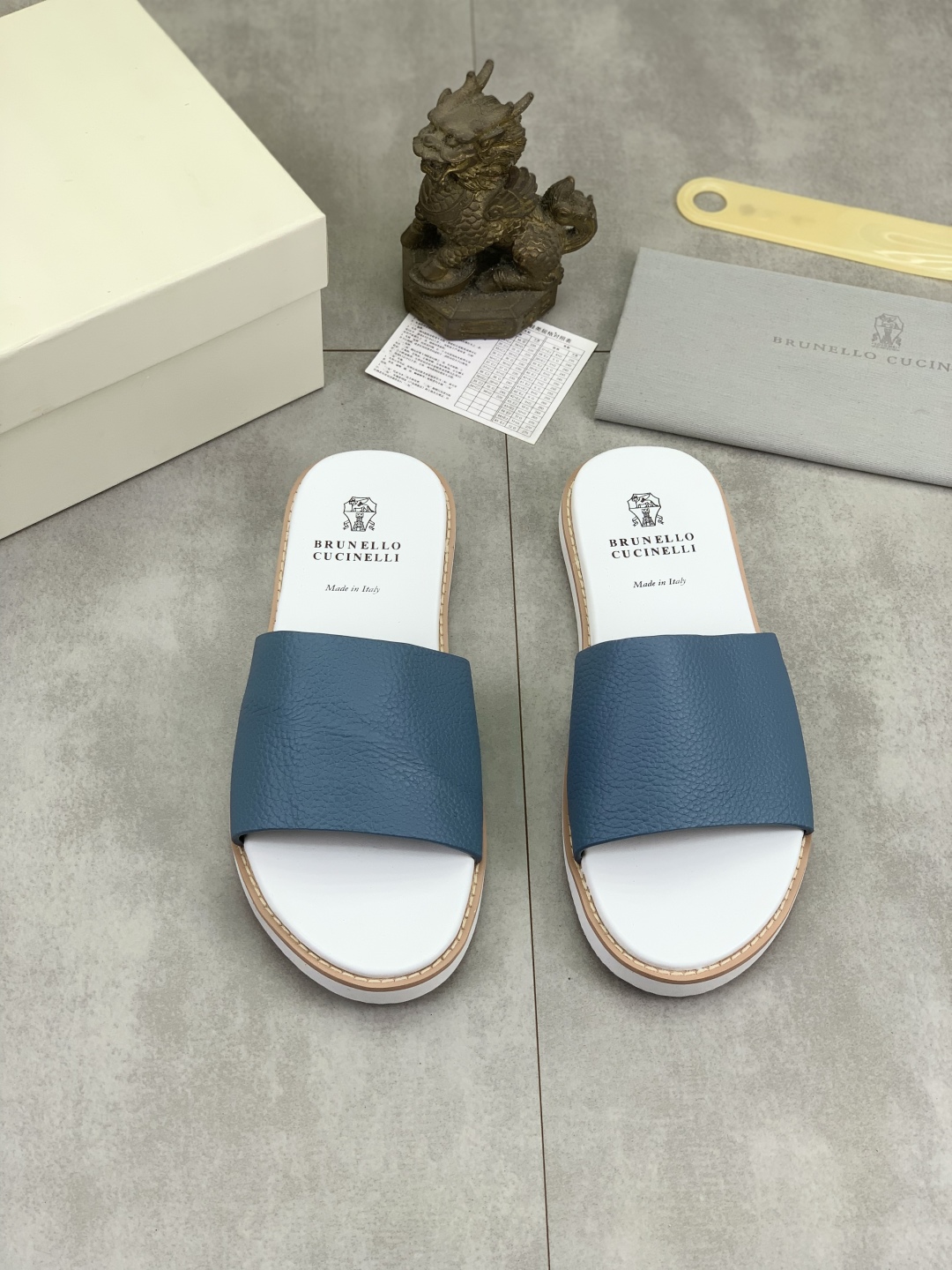 Precio de fábrica P130 Precio real Brunello Cucinelli BC New Suede Slippers, 25ss New Collection ¡Es
