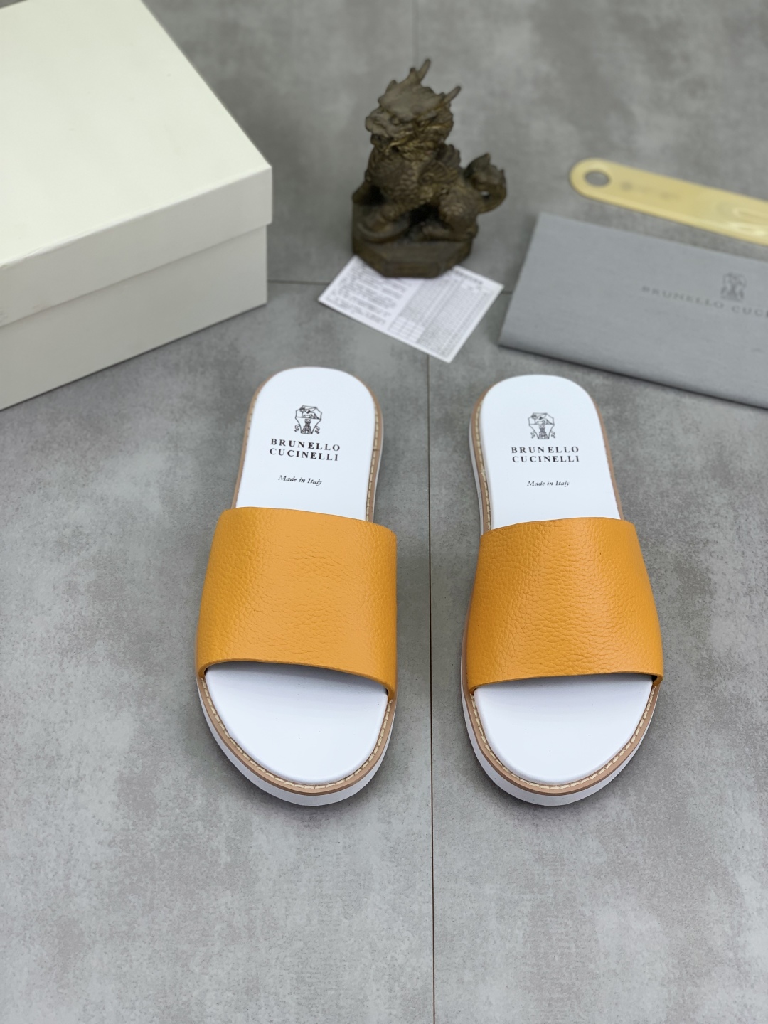 Precio de fábrica P130 Precio real Brunello Cucinelli BC New Suede Slippers, 25ss New Collection ¡Es