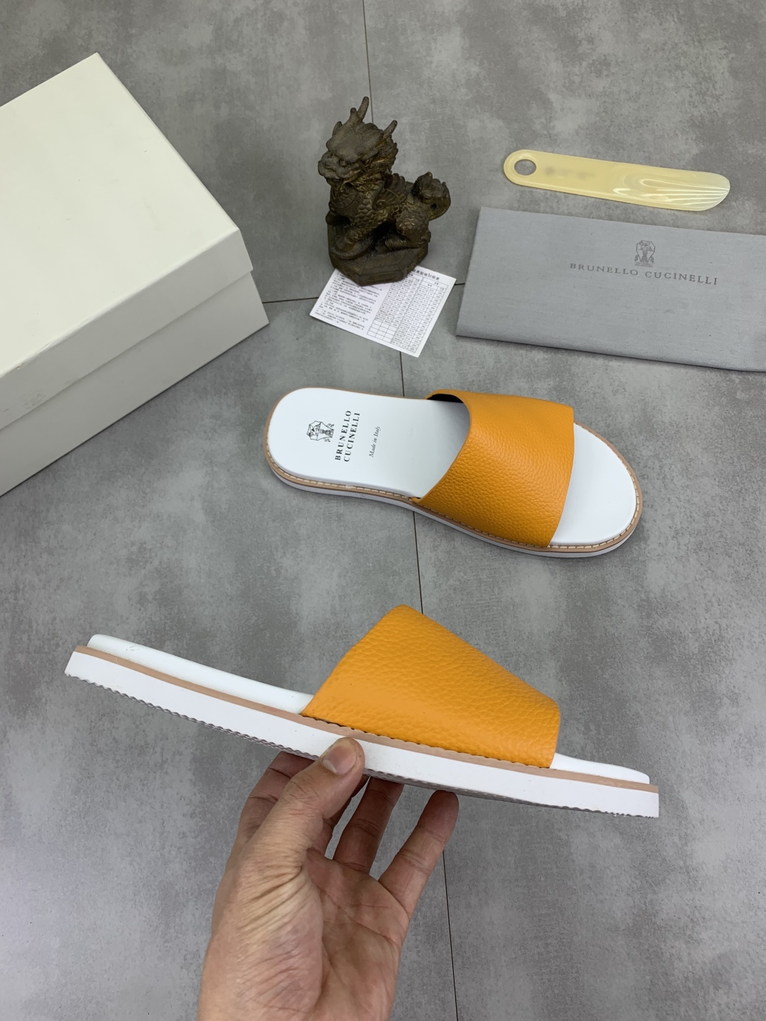 Precio de fábrica P130 Precio real Brunello Cucinelli BC New Suede Slippers, 25ss New Collection ¡Es