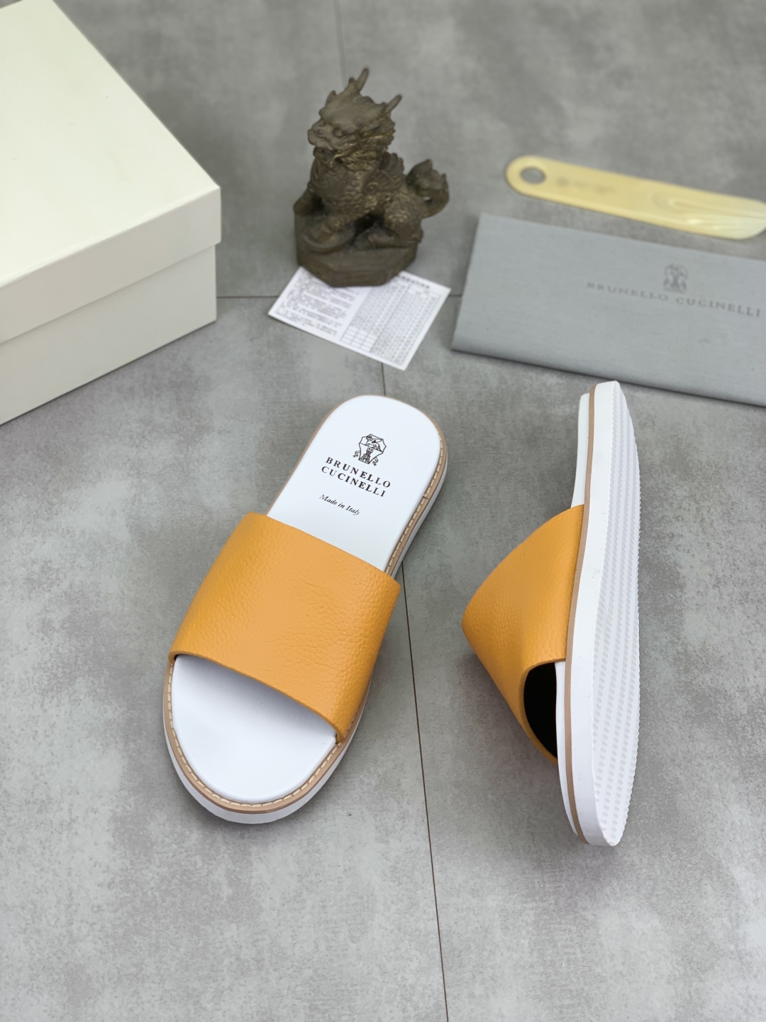 Precio de fábrica P130 Precio real Brunello Cucinelli BC New Suede Slippers, 25ss New Collection ¡Es
