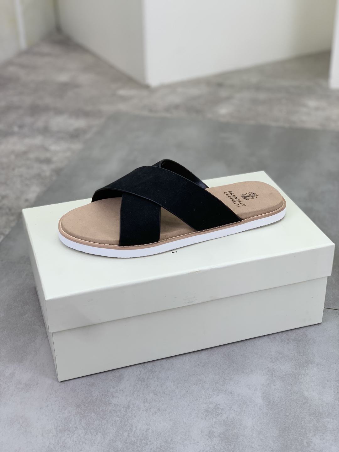 Precio de fábrica P130 Precio real Brunello Cucinelli BC New Suede Slippers, 25ss New Collection ¡Es