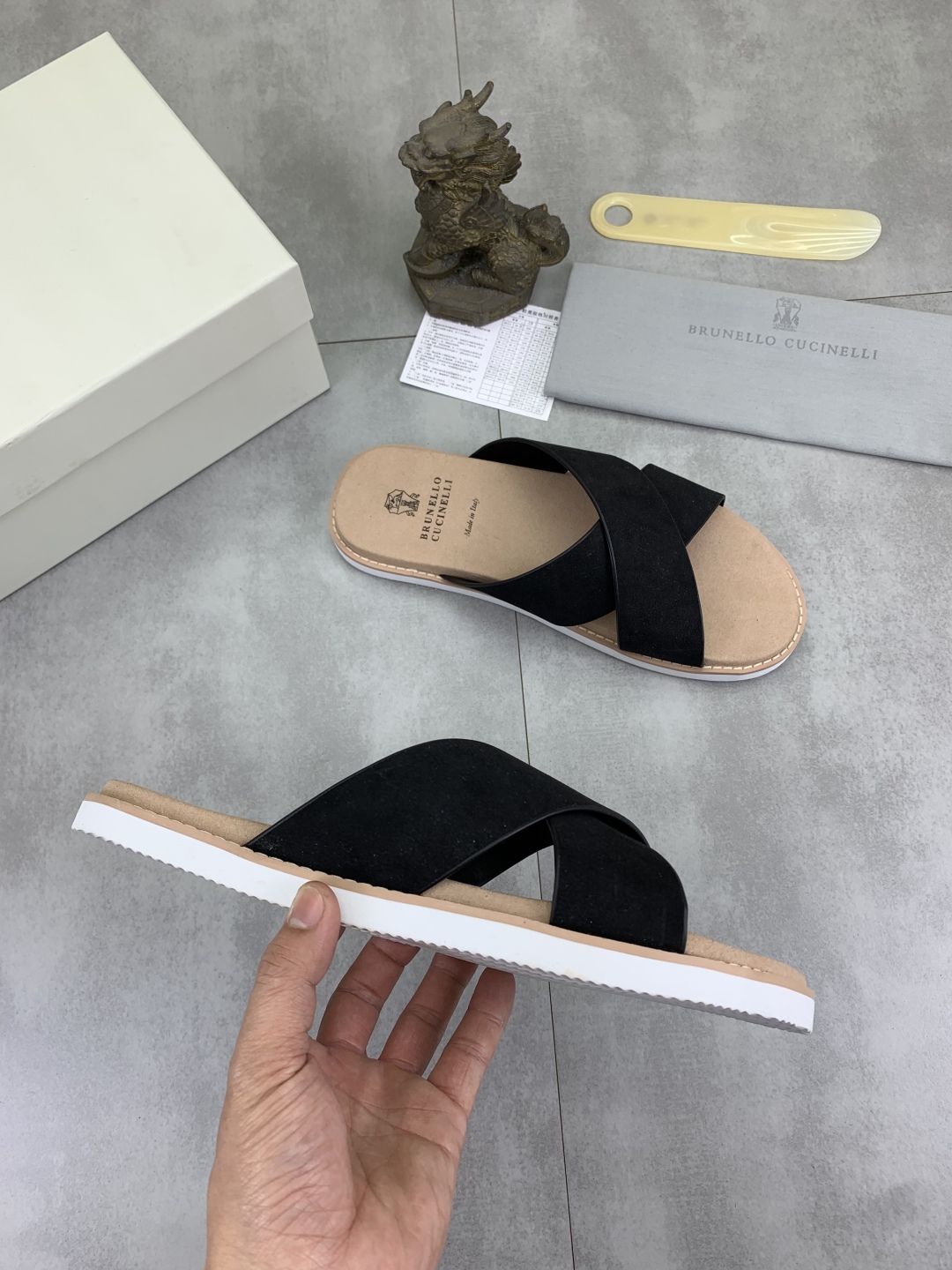 Precio de fábrica P130 Precio real Brunello Cucinelli BC New Suede Slippers, 25ss New Collection ¡Es