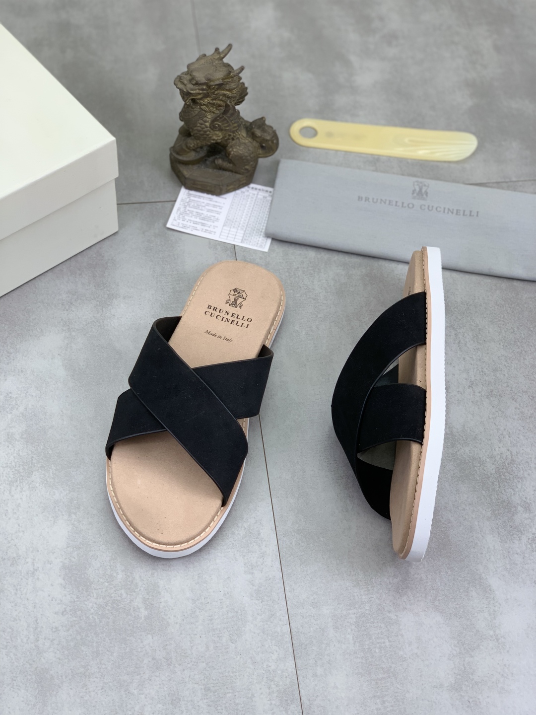 Precio de fábrica P130 Precio real Brunello Cucinelli BC New Suede Slippers, 25ss New Collection ¡Es
