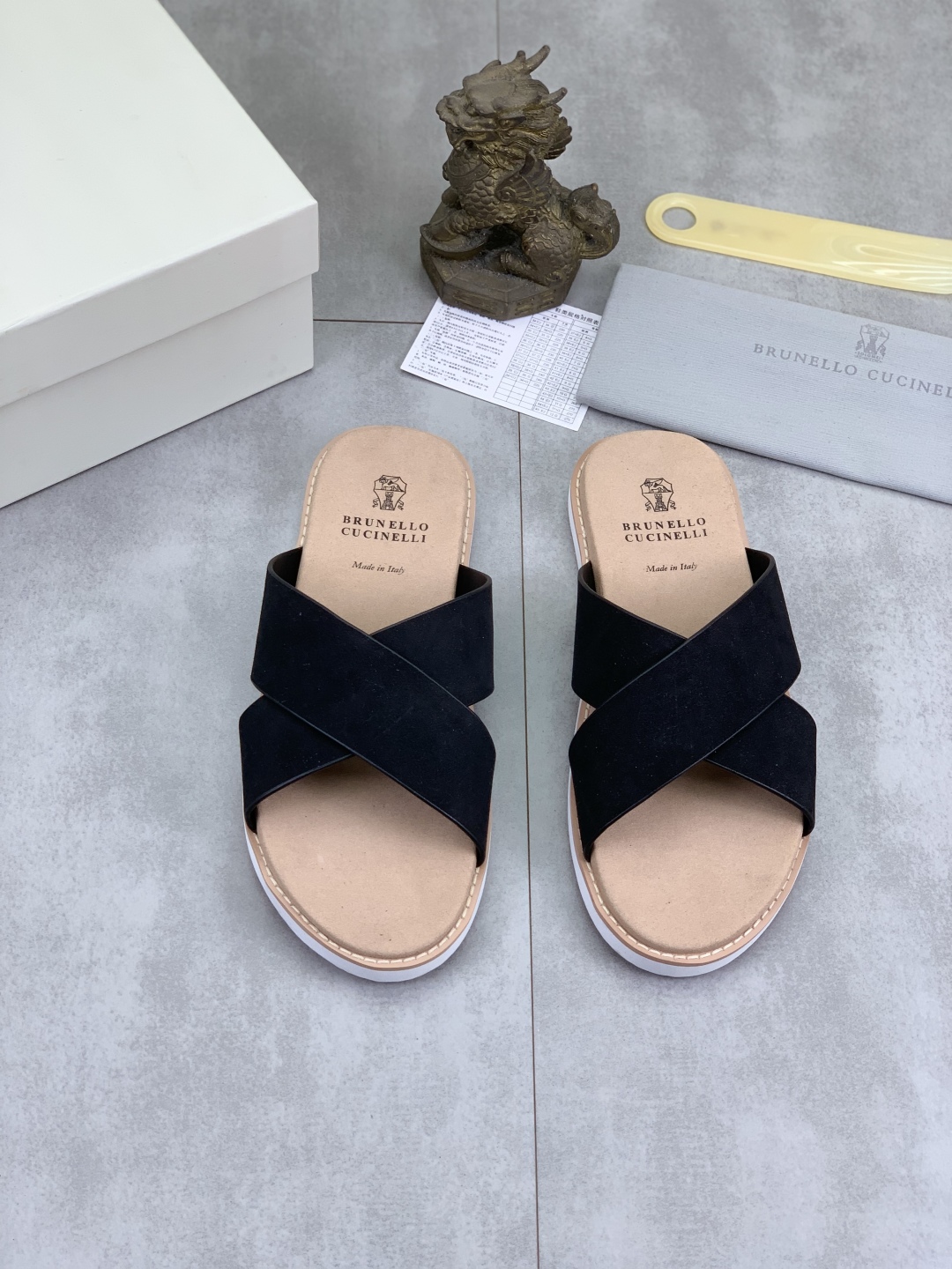 Precio de fábrica P130 Precio real Brunello Cucinelli BC New Suede Slippers, 25ss New Collection ¡Es
