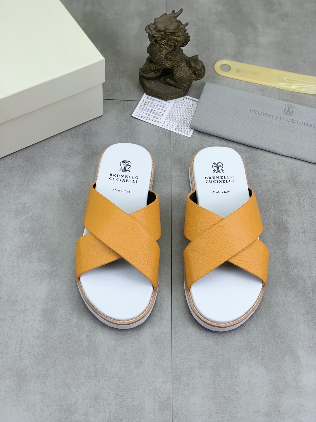 Precio de fábrica P130 Precio real Brunello Cucinelli BC New Suede Slippers, 25ss New Collection ¡Es