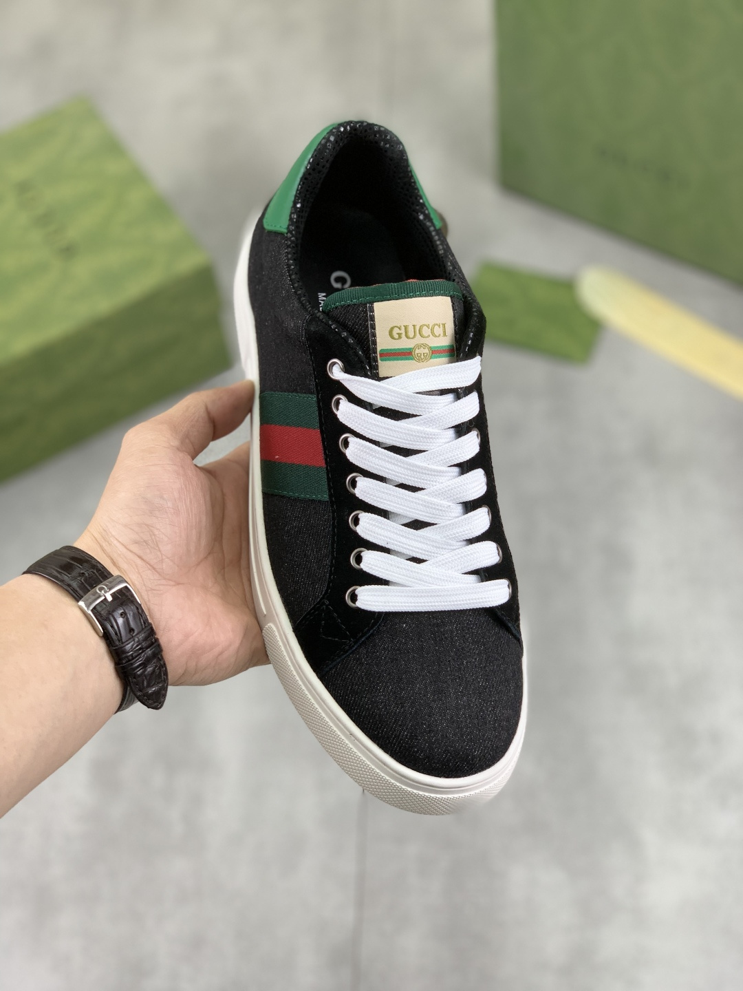 NO:275184,[Real Price] (Guqi GUCCI) official website latest casual and fashionable men's shoes, the hot style is simple and atmospheric, exclusive to trendy men. The unique official website latest brand double G element Guqi original decoration, fashionable and generous, original frosted calfskin imported from the fabric, the inside of the pig skin, the official website designated wear-resistant and lightweight original rubber casual sole, the counter classic style real shot 38-44 4 colors available, gucci, cowhide19860909【实价】（古奇GUCCI）官网最新款休闲时尚男鞋,爆款版型简洁大气,潮男专属.独有的官网最新品牌双G素元素古奇原版装饰,时尚又大方,面料原版磨砂小牛皮全进口头层猪皮内里,官网指定耐磨、轻便原版橡胶休闲大底,专柜经典款实物拍摄38-44 4款颜色可选,,gucci,cowhide,Men's shoes