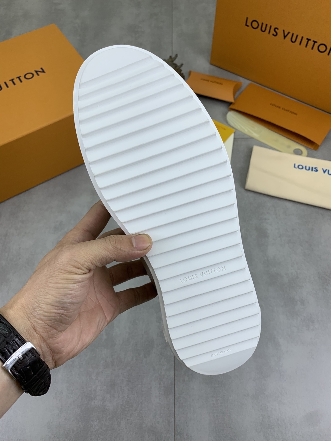 Louis Vuitton Time Out Sneakers SS25 New Arrival Couple Classic Shoes 9 cmp i1743268558079 5790 0 7