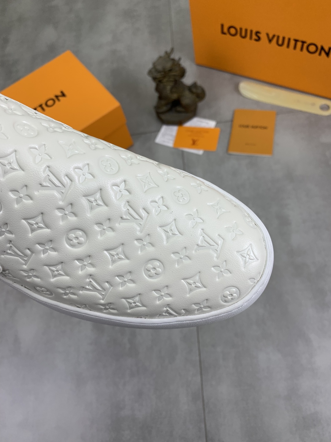 Louis Vuitton Classic White Leather Slip-On Sneakers for Men, Size 38-44 6 cmp i1743269218973 5471 0 4