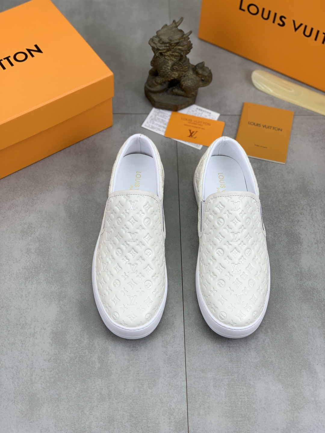 Louis Vuitton Classic White Leather Slip-On Sneakers for Men, Size 38-44 3 cmp i1743269220364 3345 0 1
