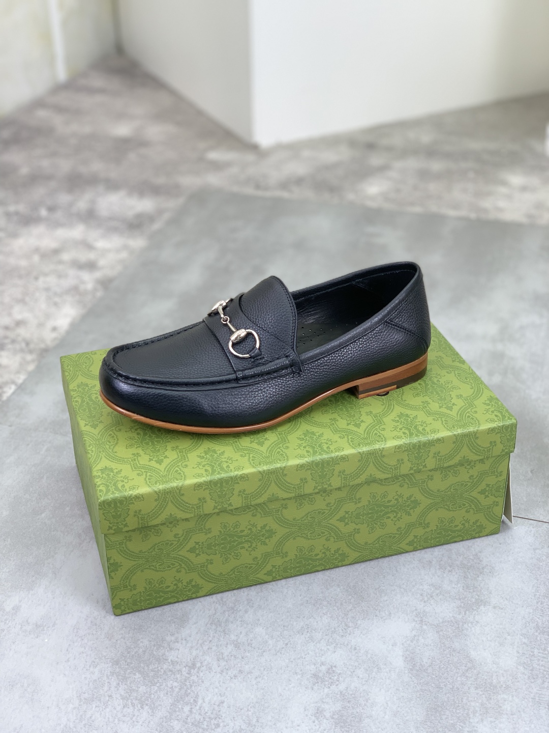 Gucci Men's Black Leather Horsebit Loafers Dress Shoes, Sizes 38-44 5 cmp i1743415901963 9608 0 3