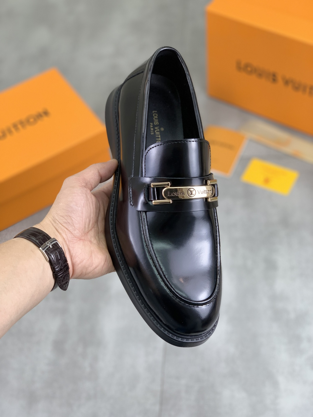 NO:276449,Real-price [LOUIS VUITTON) new LV Louis Vuitton * - Top version of LV classic leather shoes!  Use imported original imported beaded calfskin, high-end pigskin inner lining, original wear-resistant foam-resistant bottom!  High-quality quality!  Number of codes 39-44 (38 45 customized) Black Burgundy optional, louis vuitton, louis vuitton, louis vuitton, cowhide19860909实价【LOUIS VUITTON）新款LV路易威登 *——顶级版本 LV经典皮鞋！选用进口原版开边珠小牛皮 高端猪皮内里 原版耐磨发泡大底！高品质精品！码数39-44（38 45定做） 黑色 酒红色可选,,louis vuitton,louis vuitton,louis vuitton,cowhide,Men's shoes