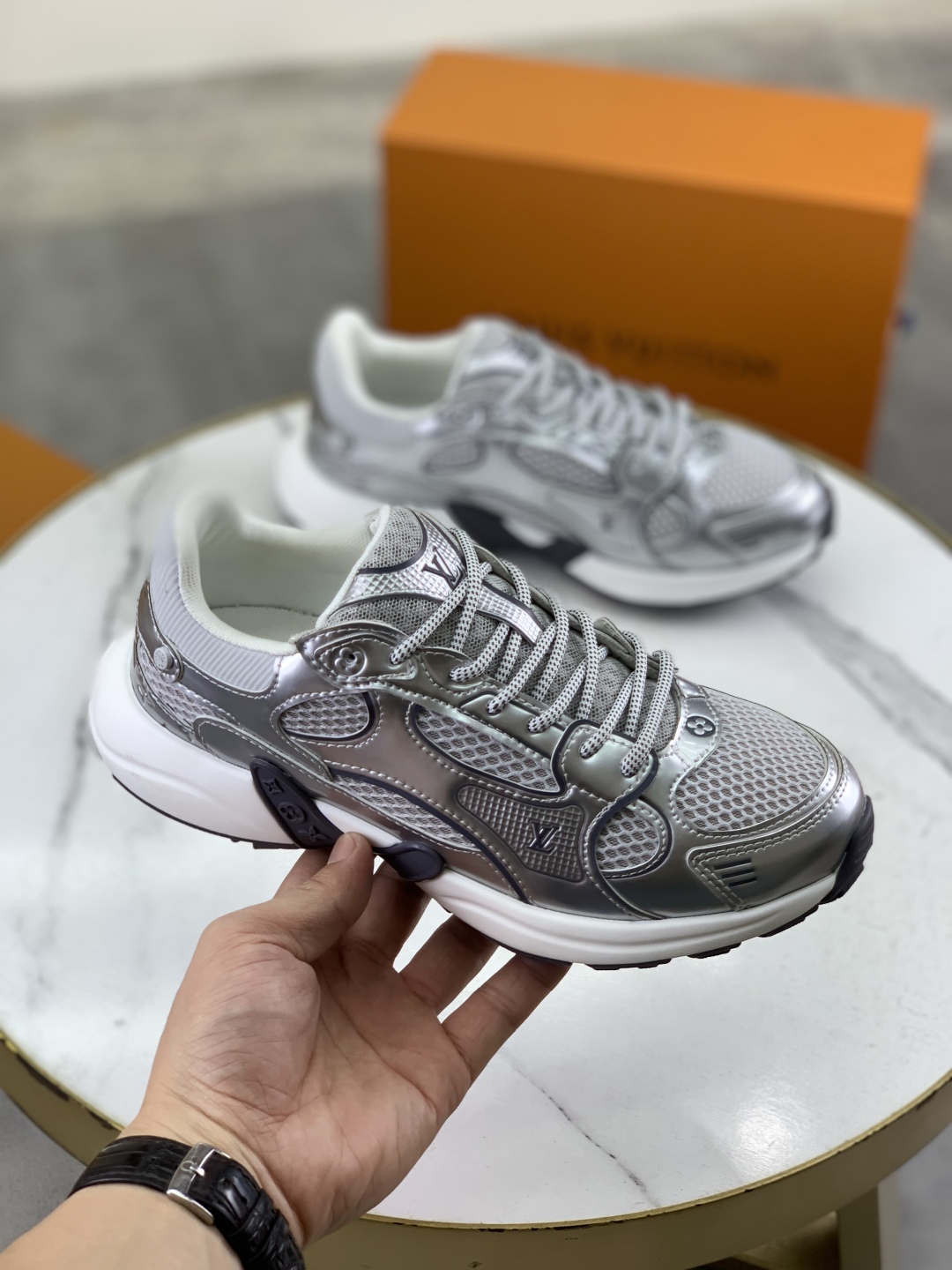 Louis Vuitton Olympia Silver Sneakers 2025SS, Couple Style, Comfortable 4 cmp i1744903886405 821 0 2