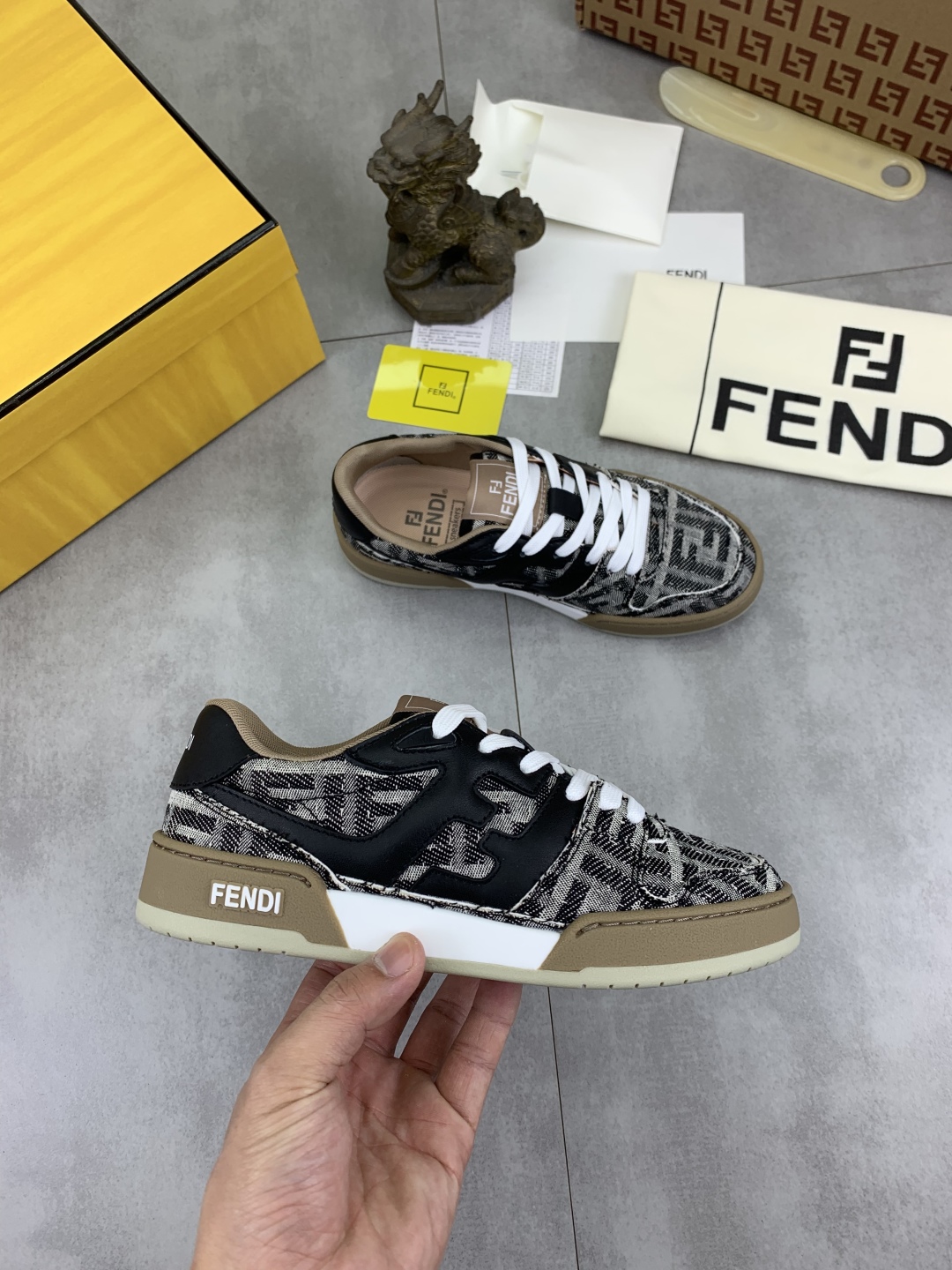 Fendi Imported Leather Casual Sneakers,Original Version, For Men And Women 7 cmp i1745080180589 7003 0 5
