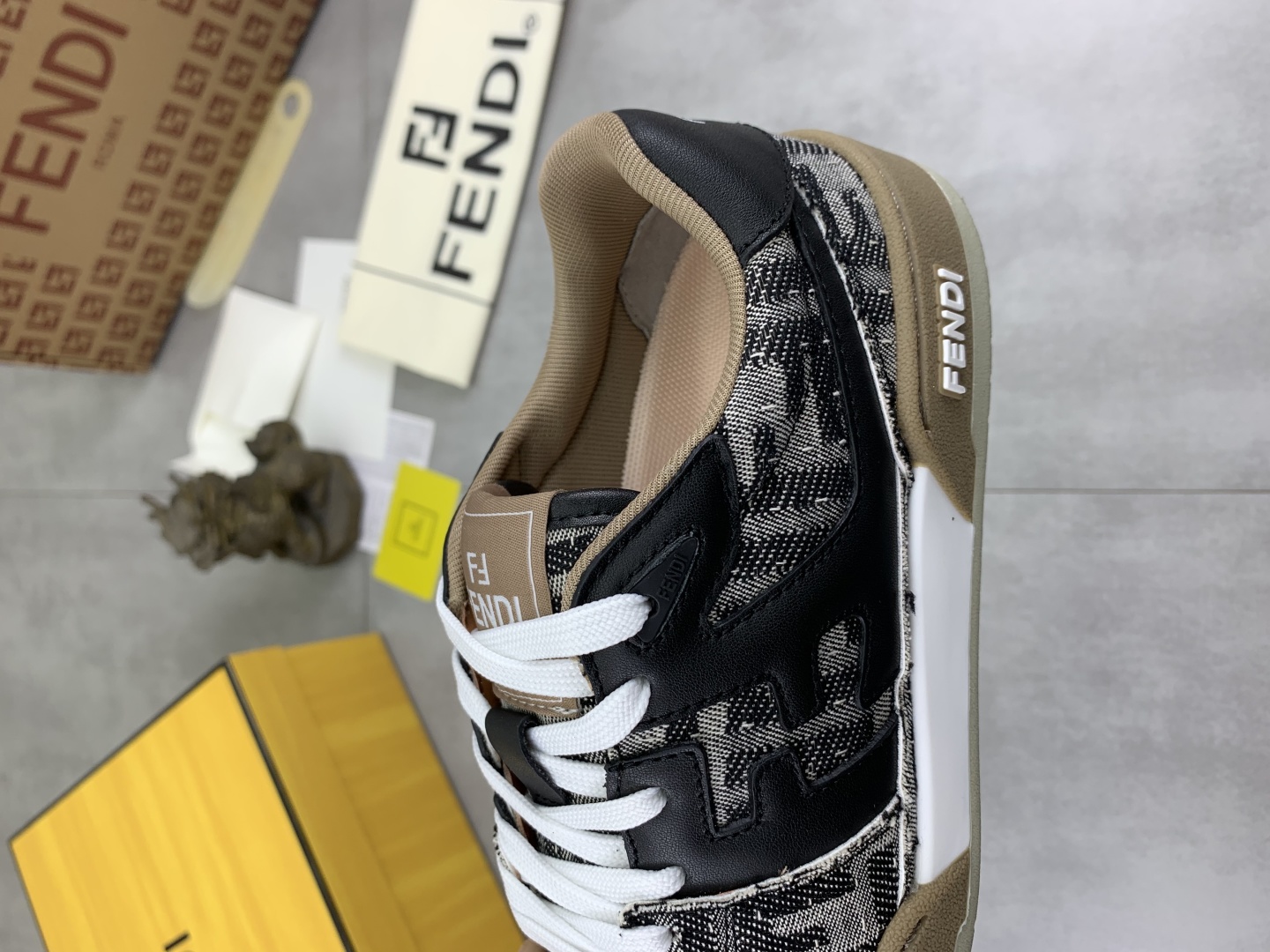Fendi Imported Leather Casual Sneakers,Original Version, For Men And Women 8 cmp i1745080187838 8465 0 6