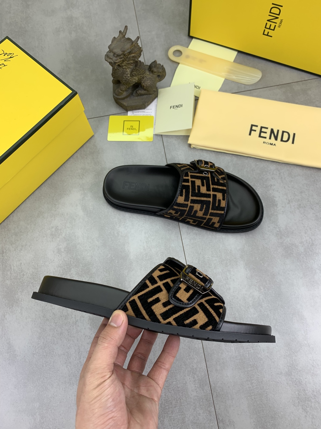 Fendi Men's FF Logo Buckle Slide Sandals Luxury Summer Beach Slippers 7 cmp i1745513674954 790 0 5