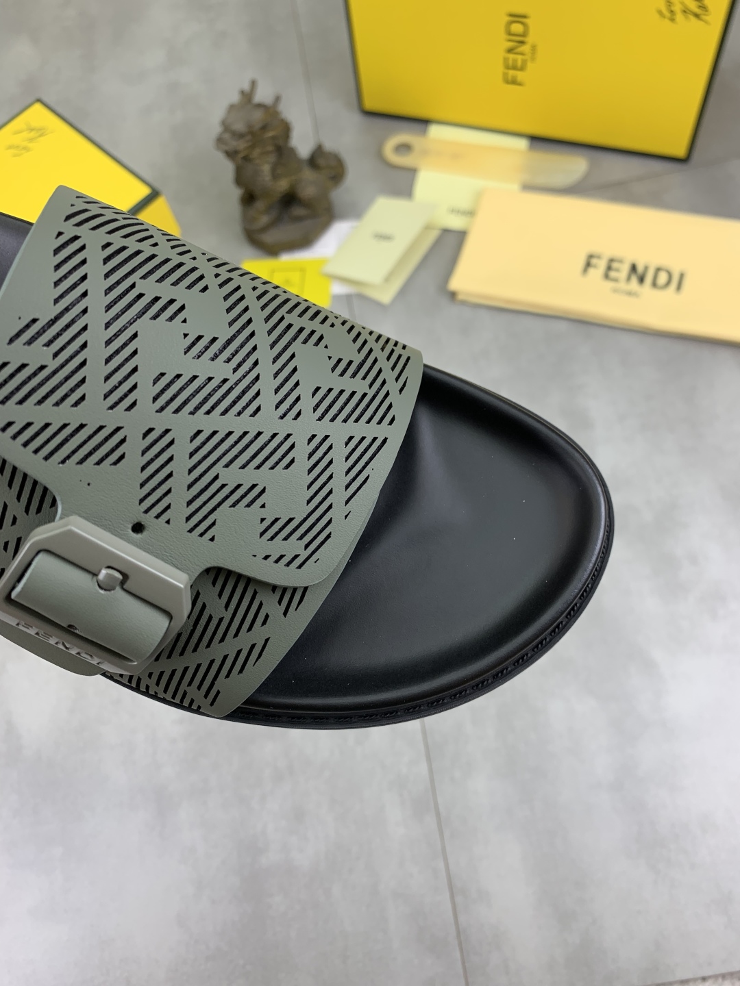 Fendi Men's FF Buckle Slide Sandal, Italian Fabric, Comfortable and Stylish 6 cmp i1745513776908 3145 0 4