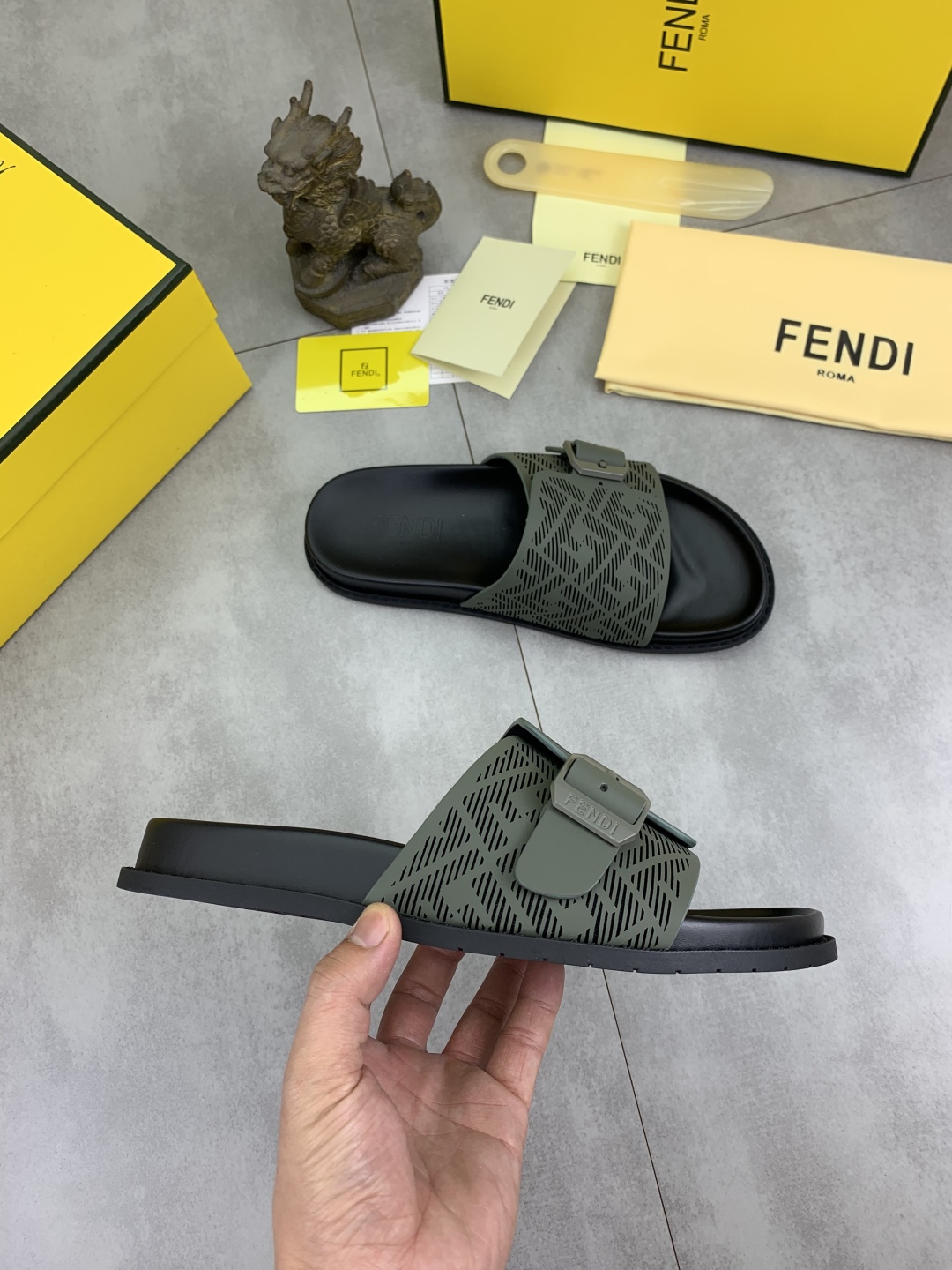 Fendi Men's FF Buckle Slide Sandal, Italian Fabric, Comfortable and Stylish 7 cmp i1745513780403 1743 0 5