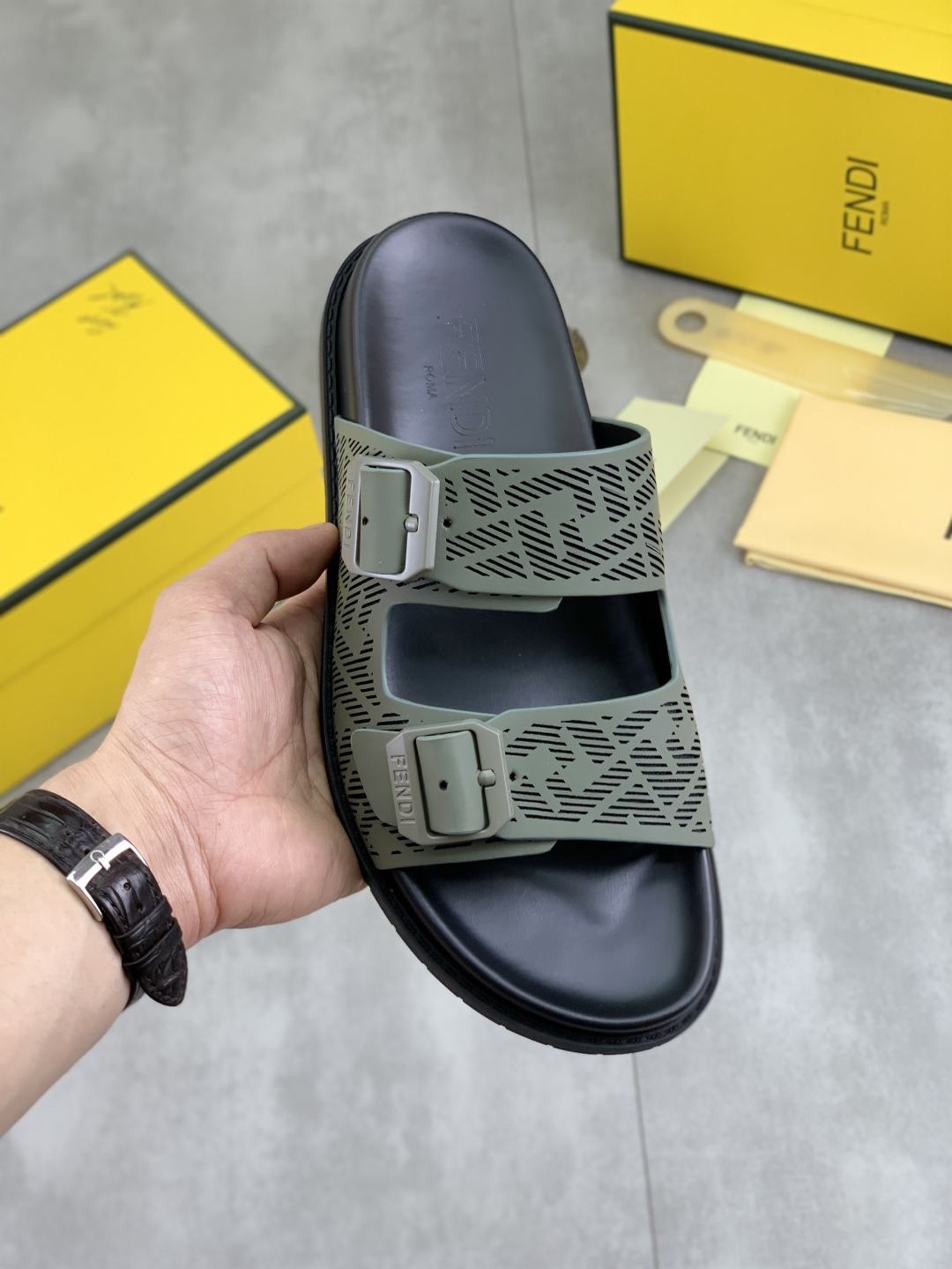 Fendi Men's Olive Green Logo Slides Sandals, Comfortable Summer Slippers 2 cmp i1745514009664 8549 0 0
