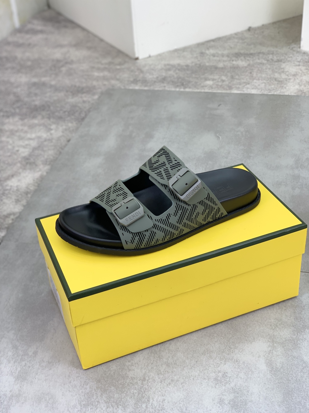 Fendi Men's Olive Green Logo Slides Sandals, Comfortable Summer Slippers 5 cmp i1745514015898 3439 0 3