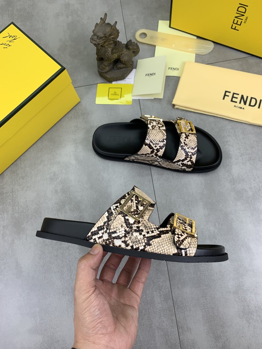 Fendi Men's Sandal Snake Embossed Leather Slide Comfortable Summer Slippers 7 cmp i1745514180426 7681 0 5