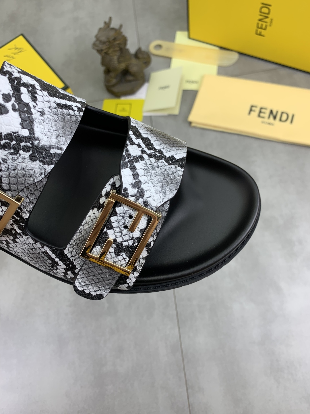 Fendi Men's Summer Slides with Snakeskin Print and Adjustable Buckles 6 cmp i1745514239381 8556 0 4