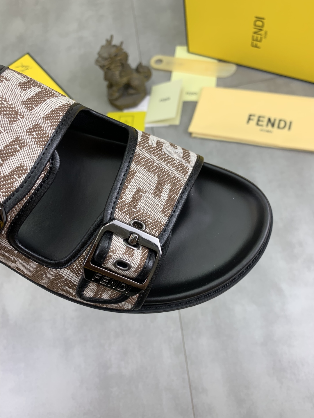 Fendi FF Motif Slide Sandals, Italian Fabric, Comfortable, Available in Multiple Colors 6 cmp i1745514253850 9950 0 4