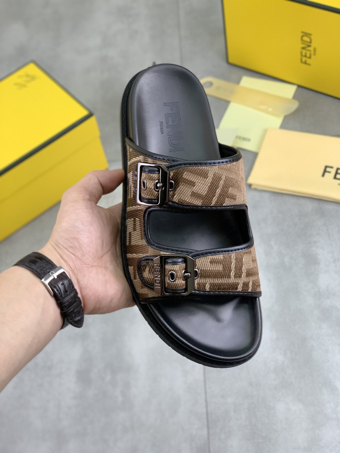 Fendi Men's FF Motif Fabric Sandals Stylish and Comfortable Summer Slides 2 cmp i1745514420910 5150 0 0