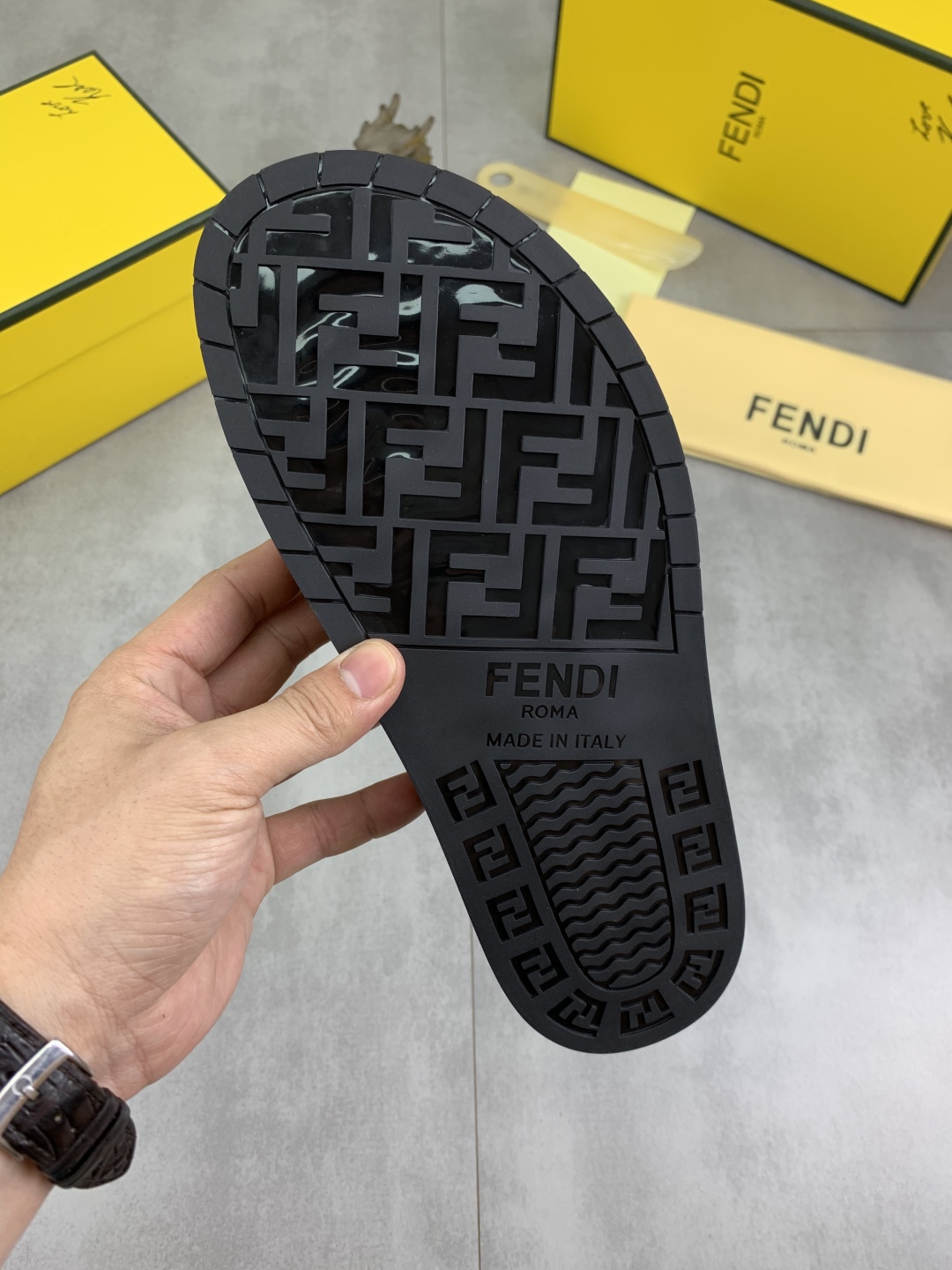 Fendi Men's FF Motif Fabric Sandals Stylish and Comfortable Summer Slides 10 cmp i1745514424497 6295 0 8