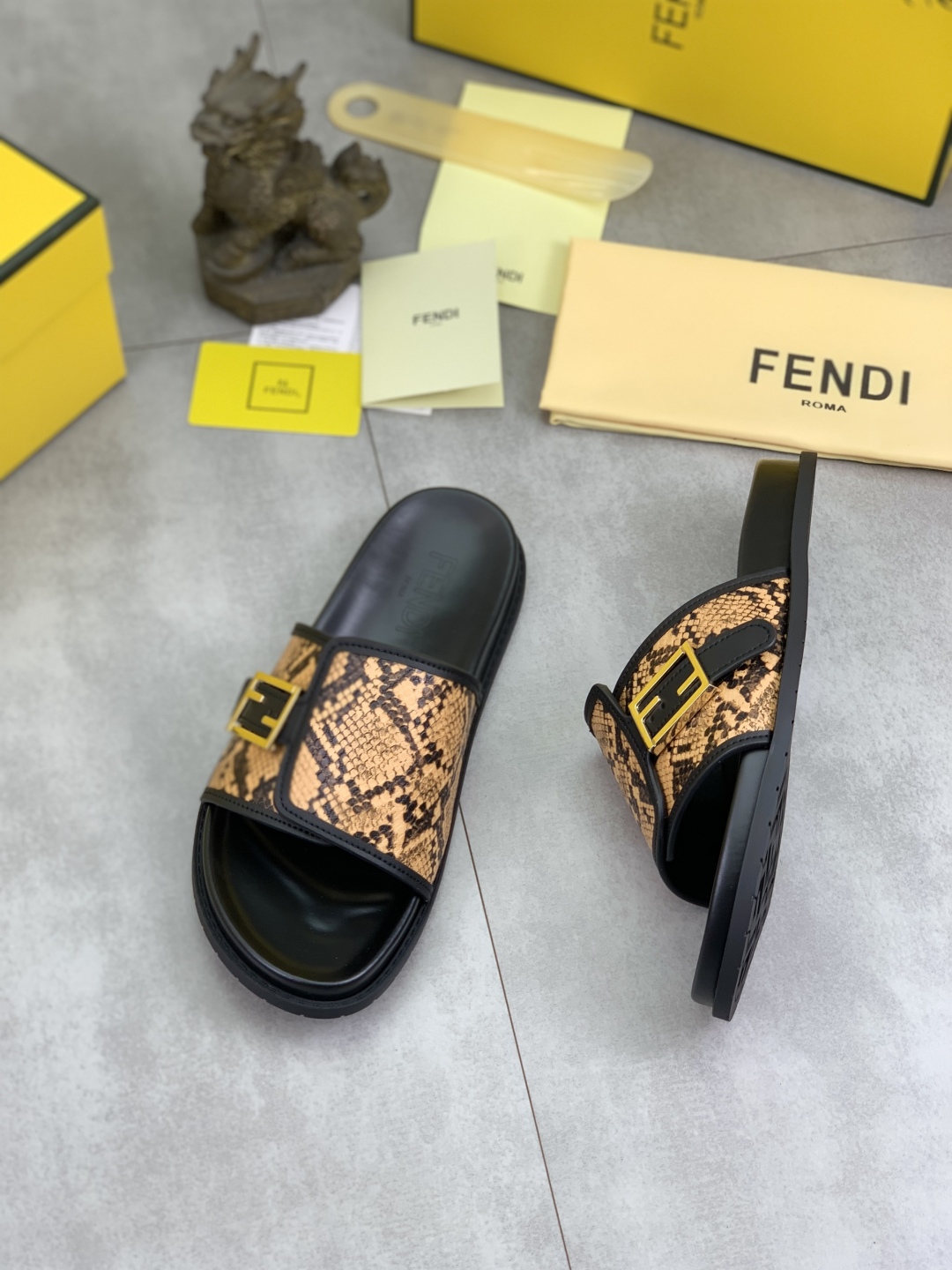 Fendi Men's FF Buckle Snakeskin Print Slide Sandals 4 cmp i1745514528578 8981 0 2