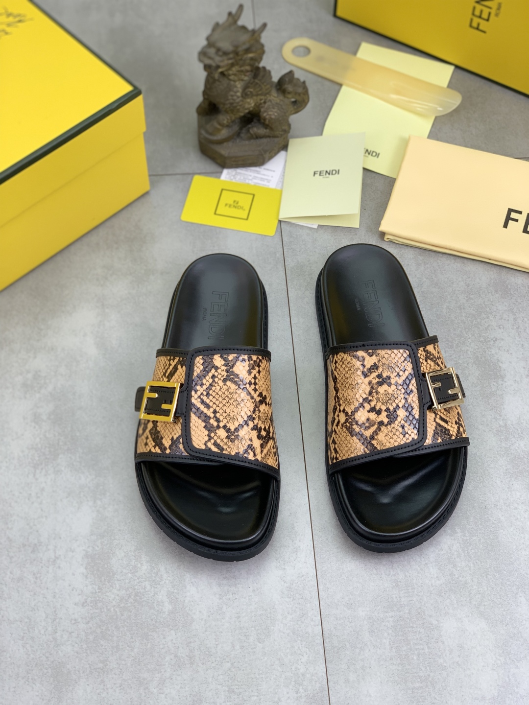 Fendi Men's FF Buckle Snakeskin Print Slide Sandals 3 cmp i1745514530564 5085 0 1