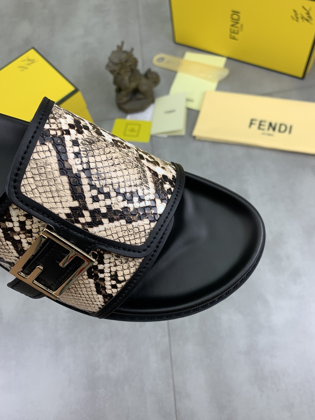 Fendi Men's Slide Sandals with Snake Print and Iconic Logo Buckle 6 cmp i1745514548928 3203 0 4