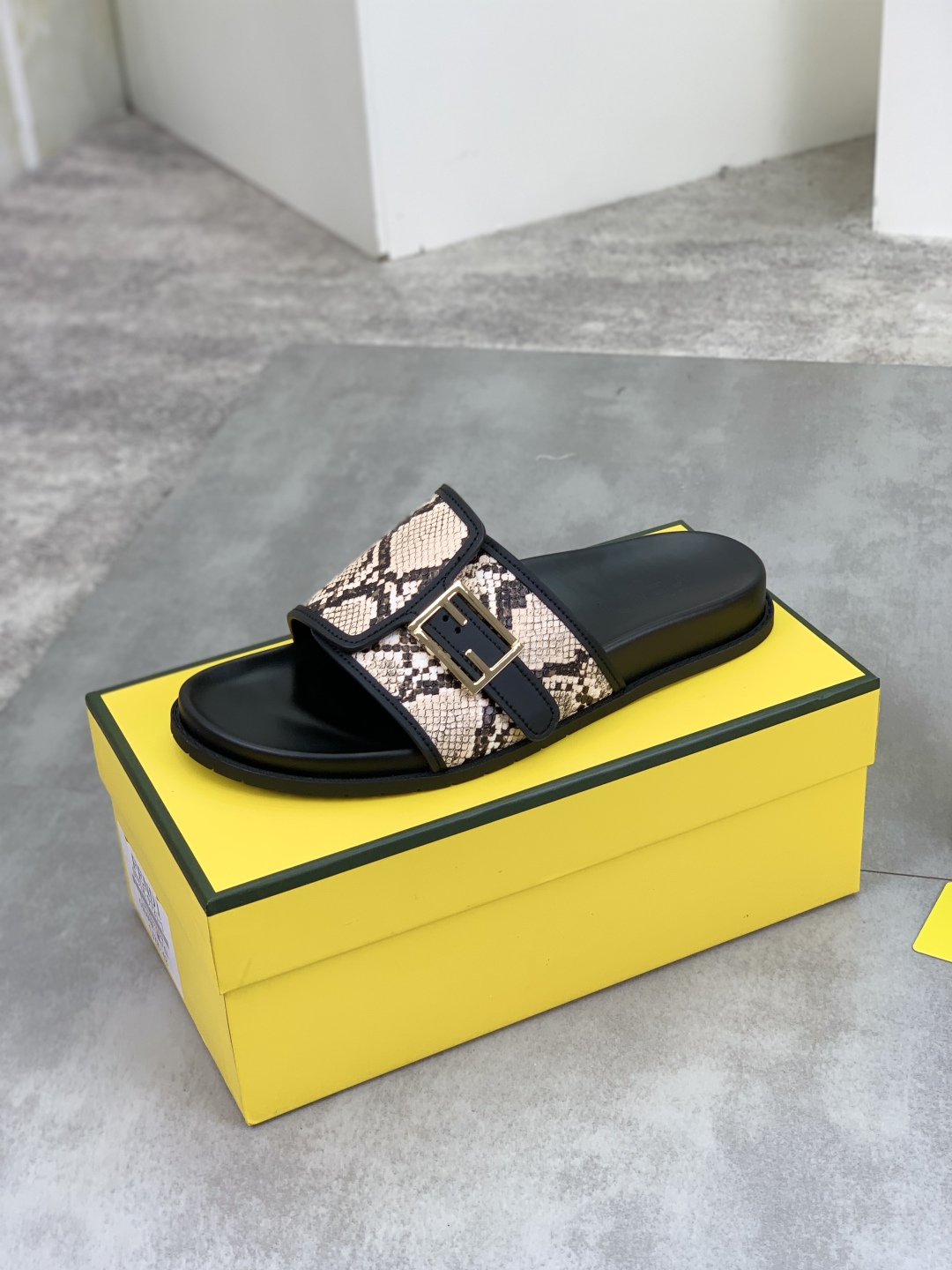 Fendi Men's Slide Sandals with Snake Print and Iconic Logo Buckle 5 cmp i1745514550933 7156 0 3