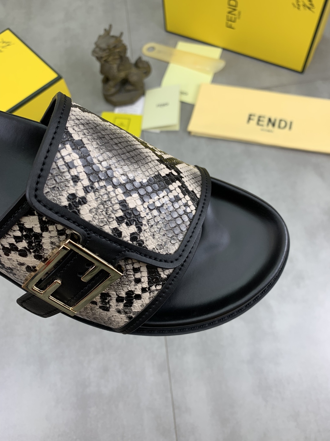 Fendi Men's Slide Sandal with Snakeskin Print and Adjustable Buckle 6 cmp i1745514567980 7537 0 4