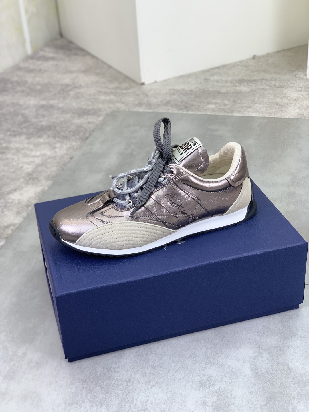 Dior Men's 2025 Low-Top Lace-Up Sneakers - Classic Style & Comfort 5 cmp i1745599984408 6728 0 3
