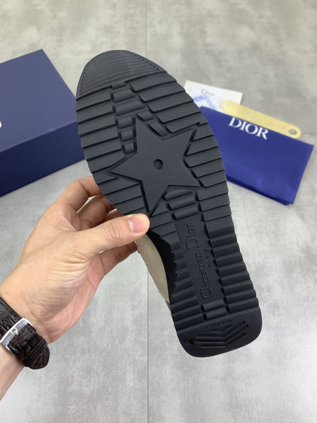Dior Men's 2025 Low-Top Lace-Up Sneakers - Classic Style & Comfort 10 cmp i1745599985817 1350 0 8