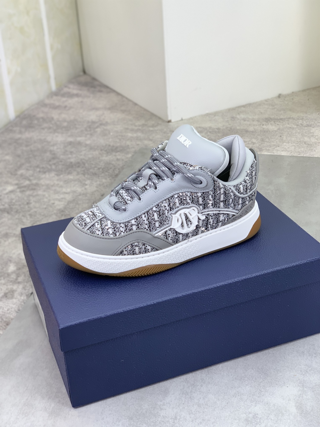 Dior Chrono High-Top Sneakers, White/Black Knit, CD Logo Designer Shoes 5 cmp i1745681851503 1636 0 3