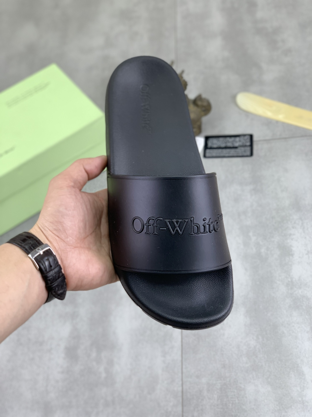 NO:280621,Real price trendy brand off white latest classic hot slippers, combination sole, top copy of the original version of the official website, breathable and comfortable, simple and personalized design, official website outsole, 38-46, multiple colors available, off white, slippers19860909实价 潮牌off white 最新款经典火爆款拖鞋,组合大底,官网原版开发顶级复制,透气舒适,简约个性设计,官网大底 ,码数38-46 多款颜色可选,,off white,slippers,Men's shoes