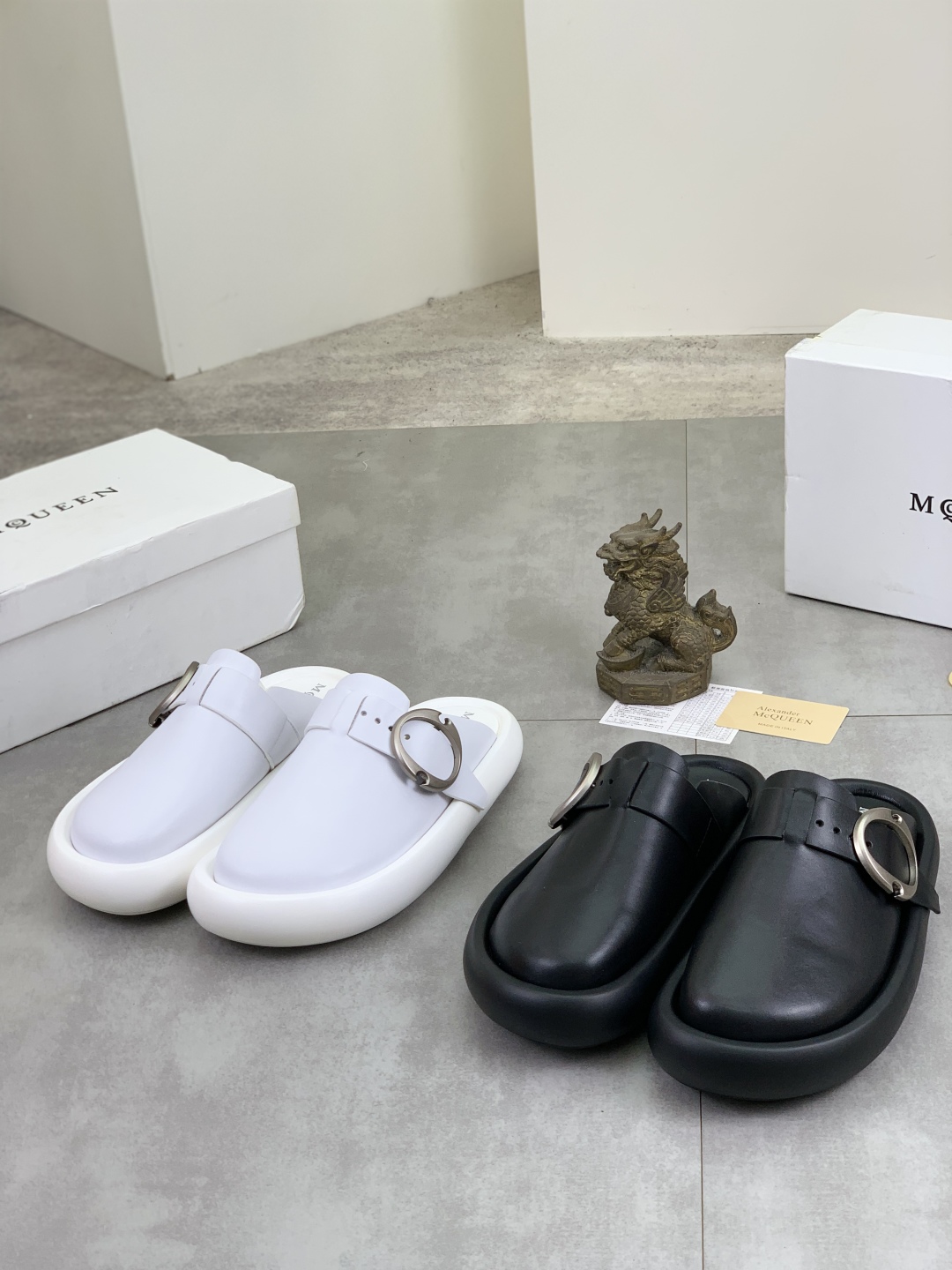 Alexander McQueen Buckle Leather Platform Slides, Unisex Design 11 cmp i1745769223836 7962 0 9
