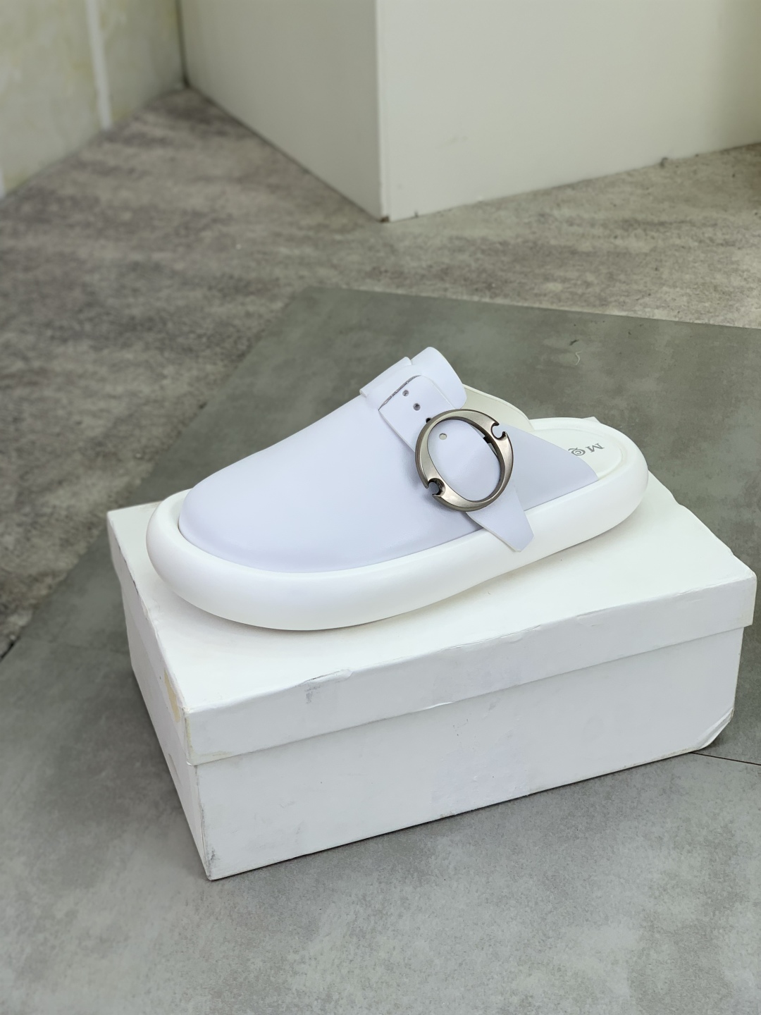 Alexander McQueen Buckle Leather Platform Slides, Unisex Design 5 cmp i1745769229848 2142 0 3