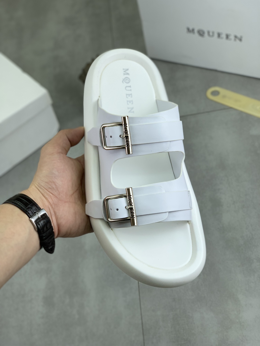 Alexander McQueen Unisex White Rubber Buckle Sandals Slides Size 38-44 1 Alexander McQueen Unisex White Rubber Buckle Sandals Slides Size 38-44