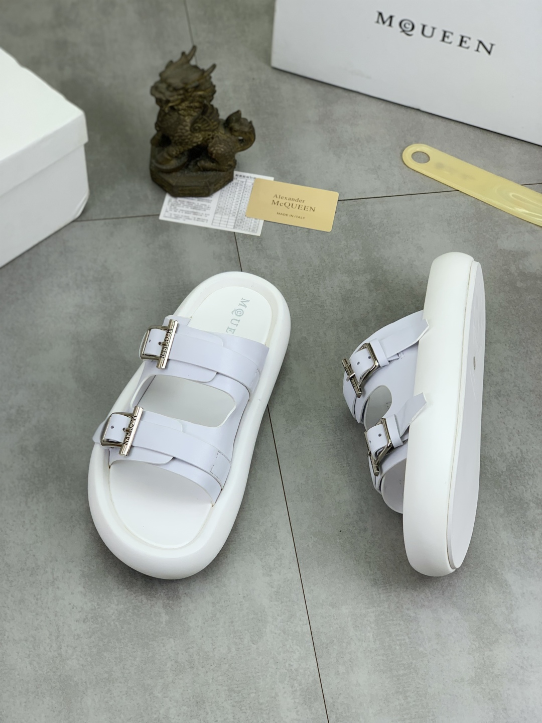 Alexander McQueen Unisex White Rubber Buckle Sandals Slides Size 38-44 4 cmp i1745769261871 7320 0 2