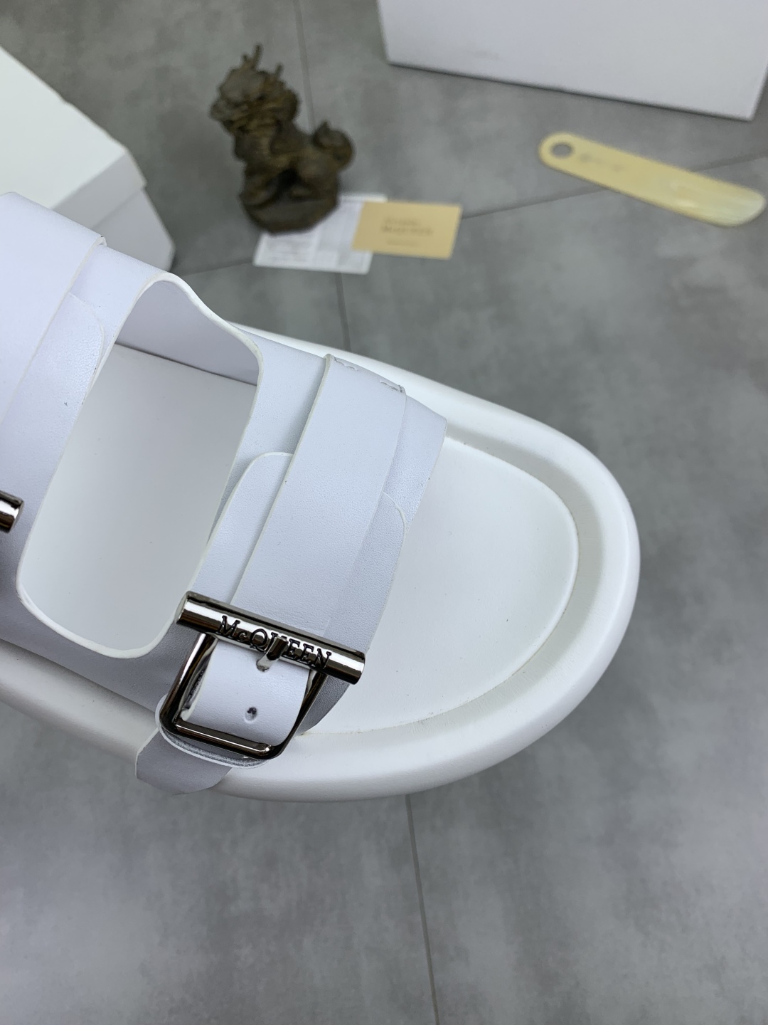 Alexander McQueen Unisex White Rubber Buckle Sandals Slides Size 38-44 6 cmp i1745769262941 6071 0 4
