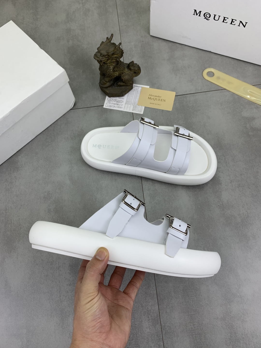 Alexander McQueen Unisex White Rubber Buckle Sandals Slides Size 38-44 7 cmp i1745769267638 5518 0 5