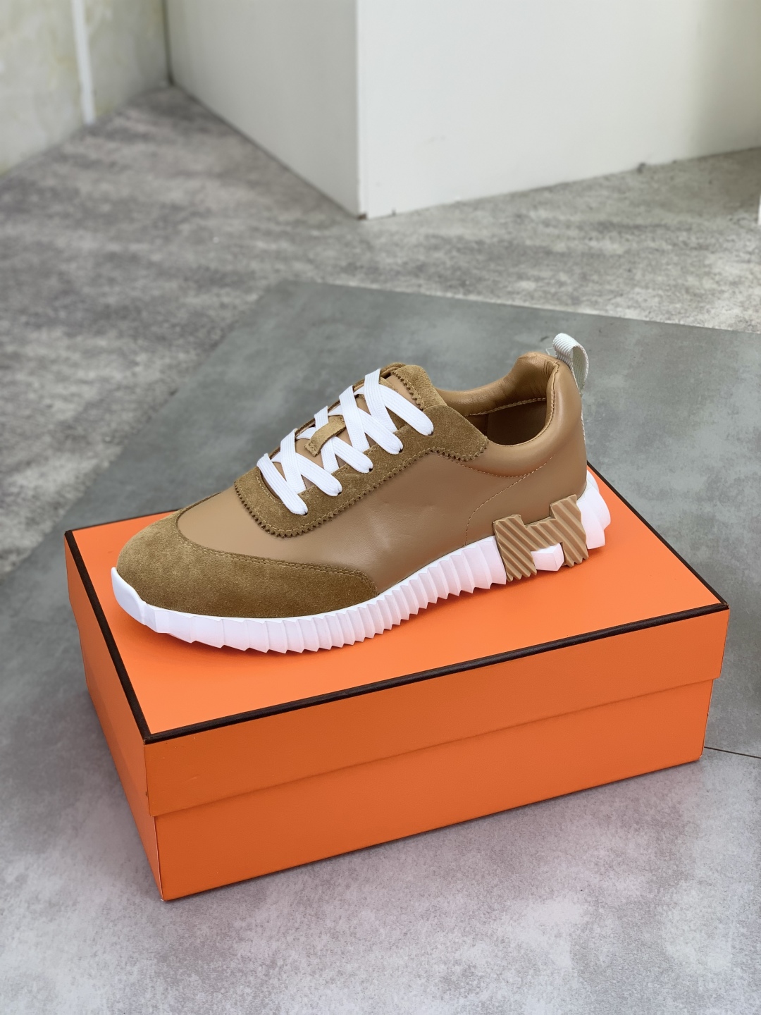 Hermes Men's Drift Sneaker: Stylish, Breathable Leather Sneakers for Autumn 5 cmp i1745769745050 9173 0 3