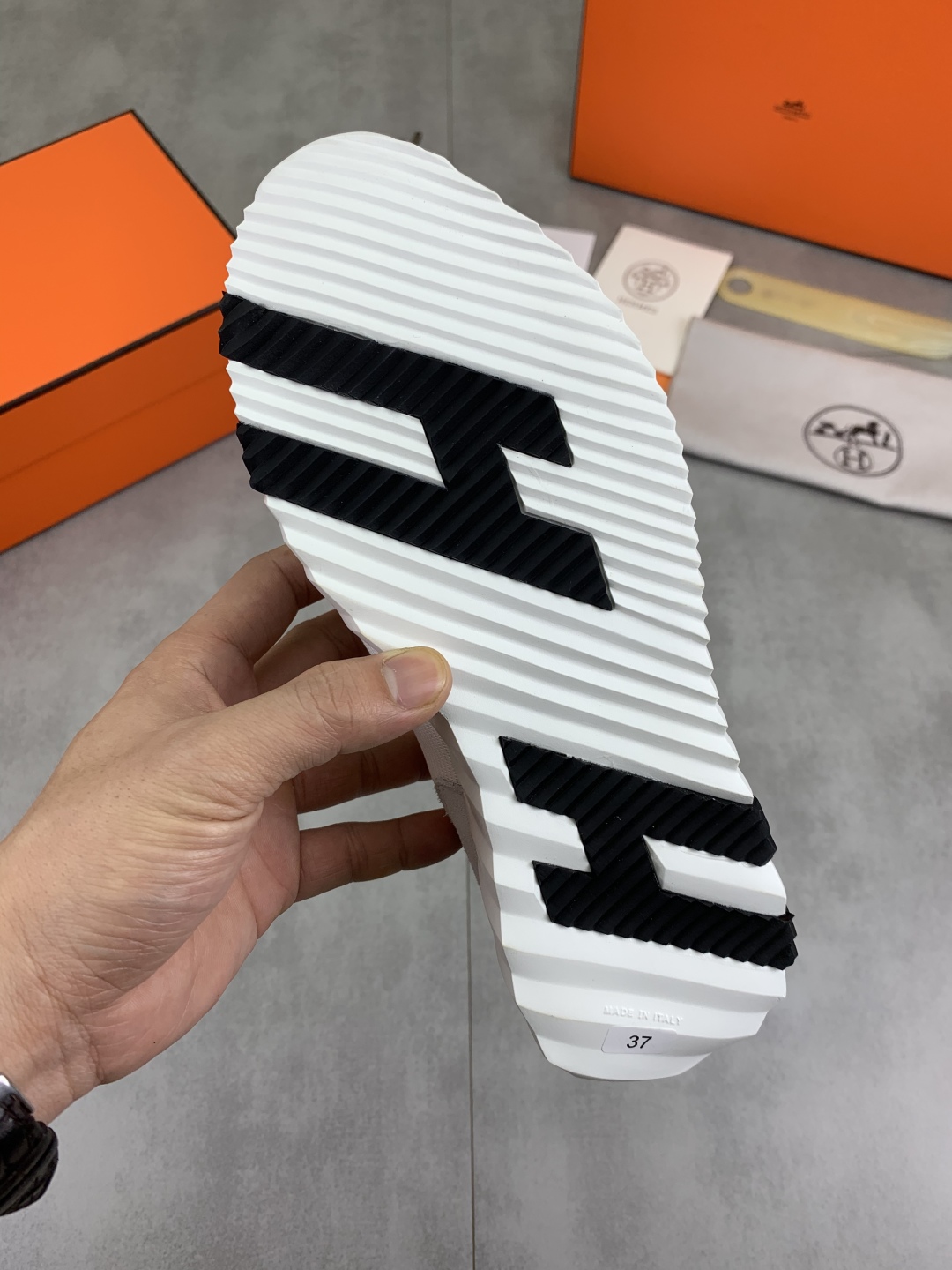 Hermes Men's Drift Sneaker: Stylish, Breathable, and Comfortable Leisure Shoe 10 cmp i1745769993697 5628 0 8