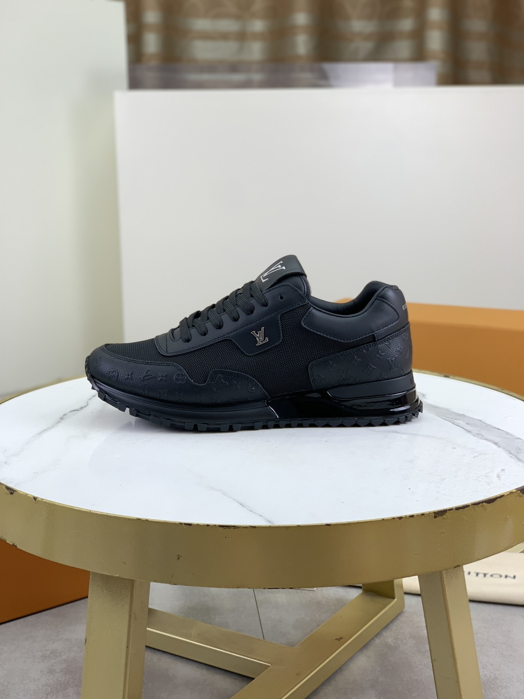 NO:283081,Real price [LOUIS VUITTON) (original order) new LV Louis Vuitton * - Top version of LV classic trendy shoes!  Use imported original cowhide with water-dyed cowhide inner lining. The latest original wear-resistant rubber combination bottom!  High-quality quality!  A variety of colors are available, code count 38-44 (45 46 customized), louis vuitton, louis vuitton, louis vuitton, cowhide19860909实价【LOUIS VUITTON）（原单）新款LV路易威登 *——顶级版本 LV经典潮鞋！选用进口原版牛皮 水染牛皮内里.最新款原版耐磨橡胶组合大底！高品质精品！多款颜色可选,码数38-44（45 46定制）,,louis vuitton,louis vuitton,louis vuitton,cowhide,Men's shoes