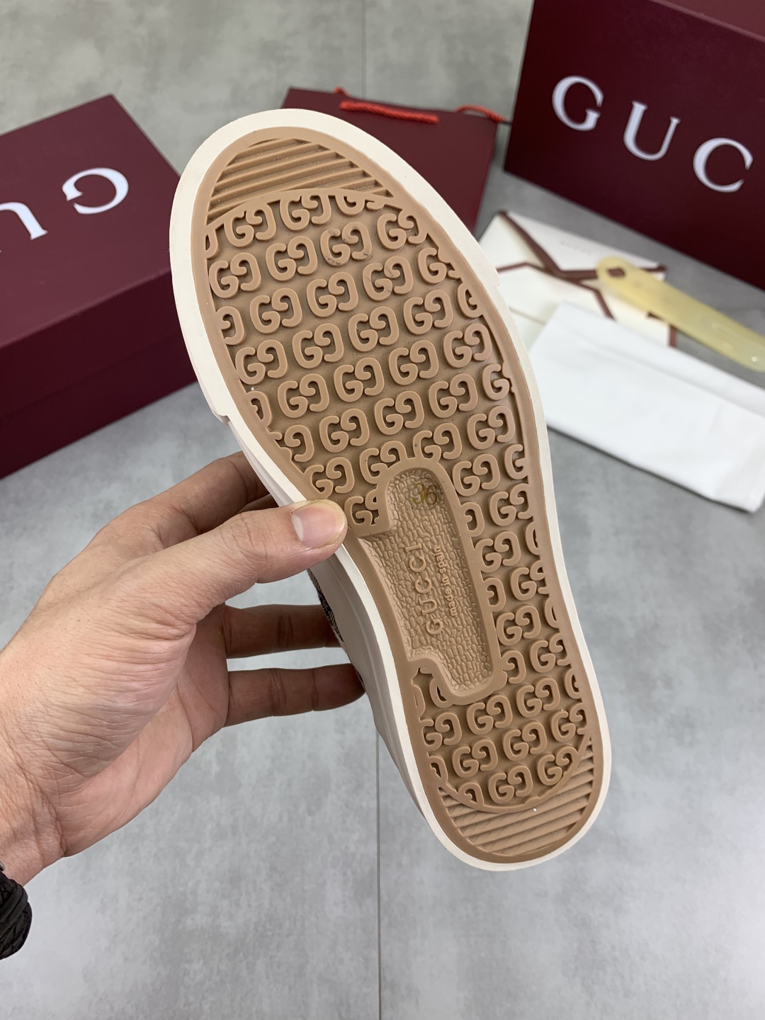 Gucci Women's Platform Sneakers Logo Fabric, Lightweight and Comfortable 9 cmp i1746377559592 8529 0 7