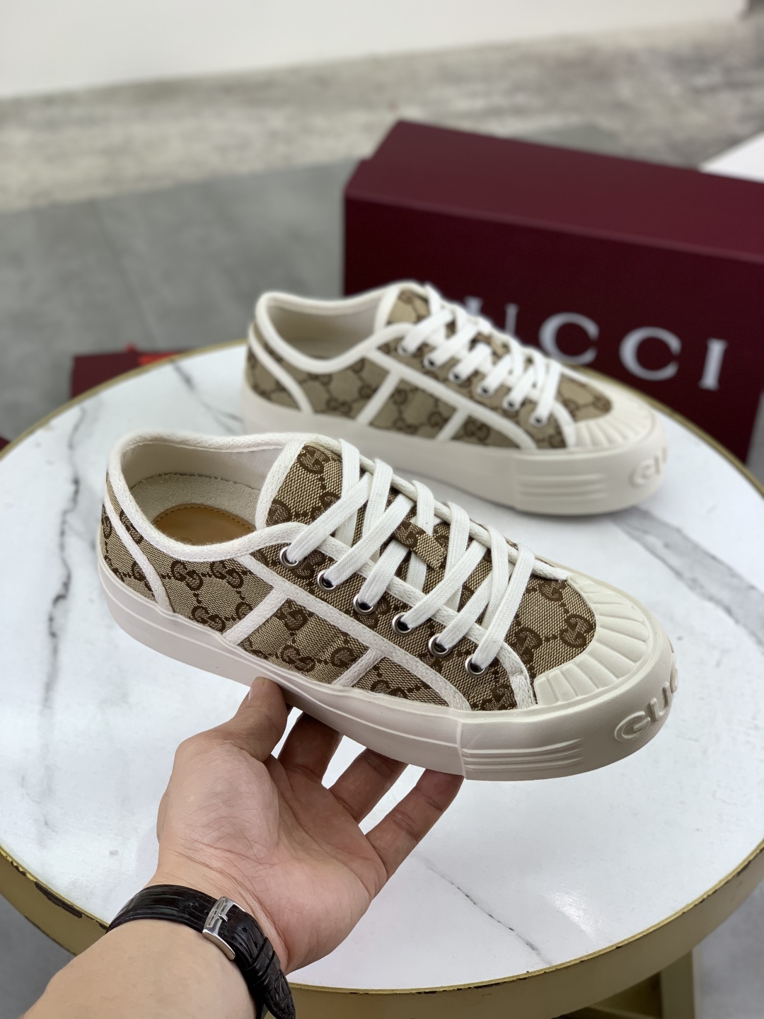 Gucci Women's Logo Canvas Platform Sneakers - Stylish & Comfortable 4 cmp i1746377572313 5040 0 2