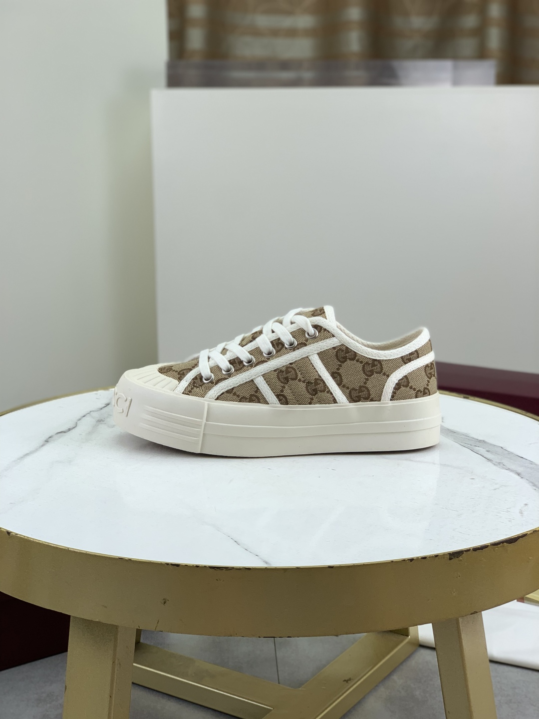 Gucci Women's Logo Canvas Platform Sneakers - Stylish & Comfortable 2 cmp i1746377572332 5251 0 0